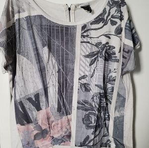 Torrid art deco print zip tee size 0